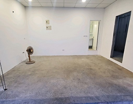 近徐匯中學站一樓交叉入口店面一樓可停車可工作室倉庫飲料店 - Image 2