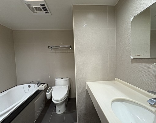 近民生路三民路民權路巨城百貨旁 - Image 10