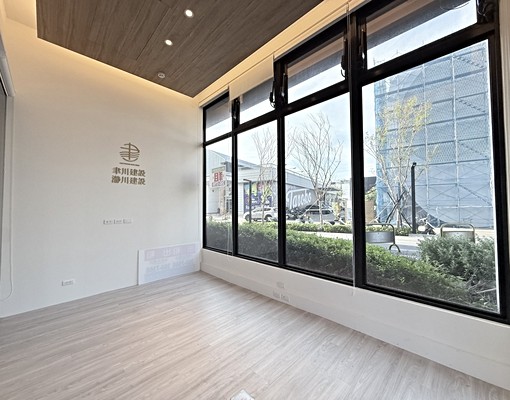 人潮洶湧之遠雄頂美三角窗店面 - 591租屋網 - Image 5