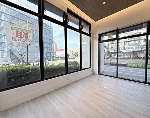 人潮洶湧之遠雄頂美三角窗店面 - 591租屋網 - Image 4