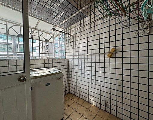 桂林商圈豪邁大第樓中樓美四房平車，三衛浴室內空間大 - Image 9