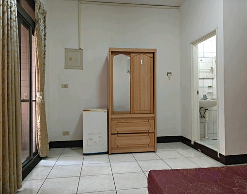 銘傳雙面採光,獨立陽台寧靜套房!優! - Image 3