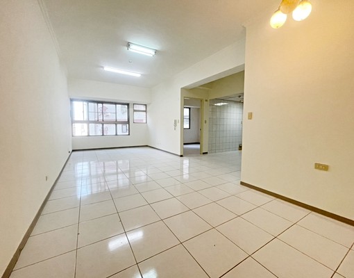 可寵可租補近南區全聯建國北黃昏市場家綠寶電梯二房~租屋最謹慎 - Image 2