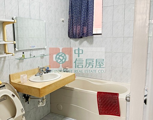 中信明湖-東湖白馬山莊社區前排,透天別墅,私有院子車庫 - Image 8