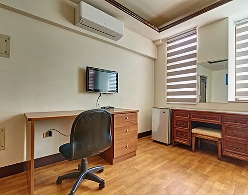 (2樓)採光佳、通風好歐風實木傢俱大套房 - Image 5