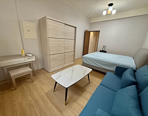 三民區|自強一路近捷運站、前金國中、三民國小大套房🏡可租補 - Image 1