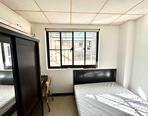 碧華街🌸電梯邊間稀有採光套房/華廈免管理費/小資共洗獨曬 - Image 1