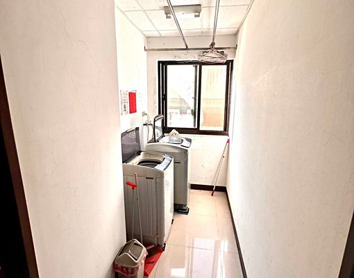 碧華街🌸電梯邊間稀有採光套房/華廈免管理費/小資共洗獨曬 - Image 5