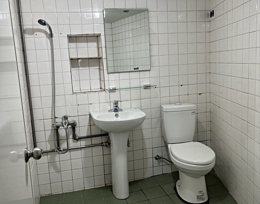 獨棟店面「住商合一」一樓內可停車 - Image 11