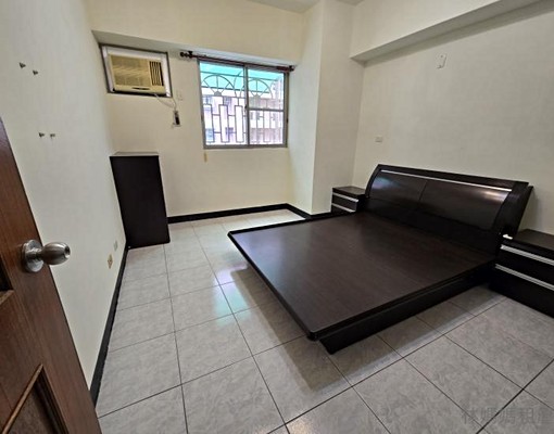 東區怡東路三房明亮空間大，有冷氣 - Image 4