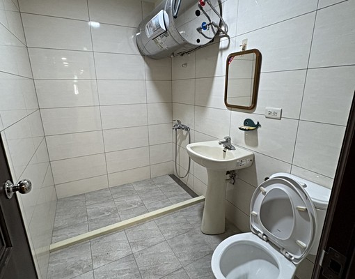 三重小家庭或女性｜捷運五分鐘｜可雙租補｜家俱可談｜一站到北車 - Image 9