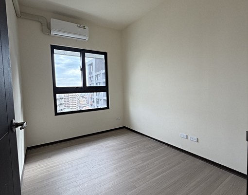 【屋主自租】全新三房二廳二衛。近樹孝路商圈。稀有電動車位。 - Image 2