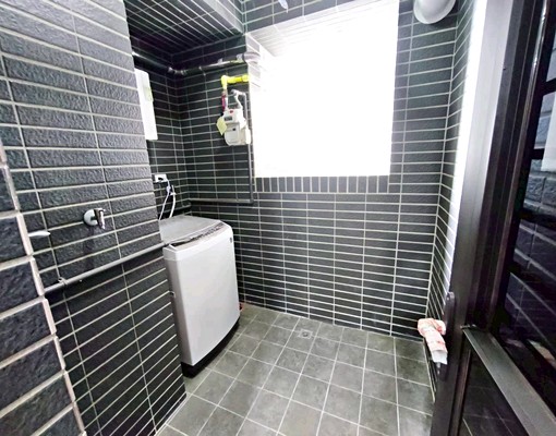 高鐵旁全新剛交屋~飯店式管理全新家具家電~視野溫馨~ - Image 9