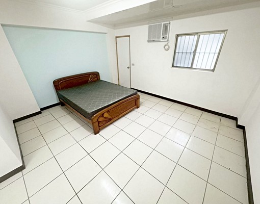 捷運中和◆採光大套房◆獨洗大陽台可貓★台水電 - Image 1