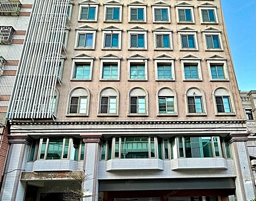 向上市場精誠小北百貨/全新冷氣新裝潢華厦大三房三衛含車可租補 - Image 15