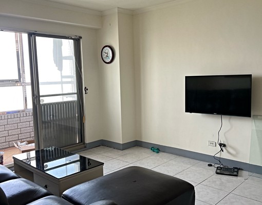 高樓層、採光佳二大陽台、衛浴開窗 - Image 3