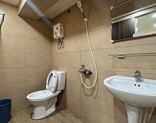 可養寵(禁會大聲叫的)六合夜市超大電梯套房免追垃圾車 - Image 3