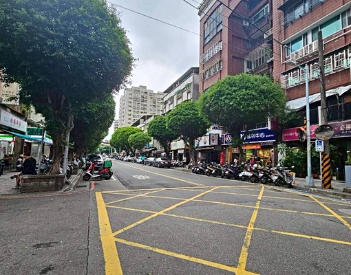 三民路陽台進出美寓│近區公所捷運站 - Image 15