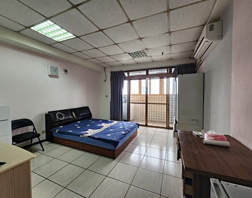 近中壢火車站★獨立陽台大套房有傢俱家電☆可租補 - Image 3