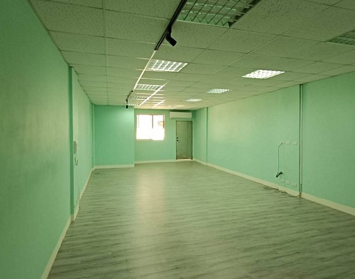 崇德&熱河辦公室出租~洽陳品玲 - Image 1