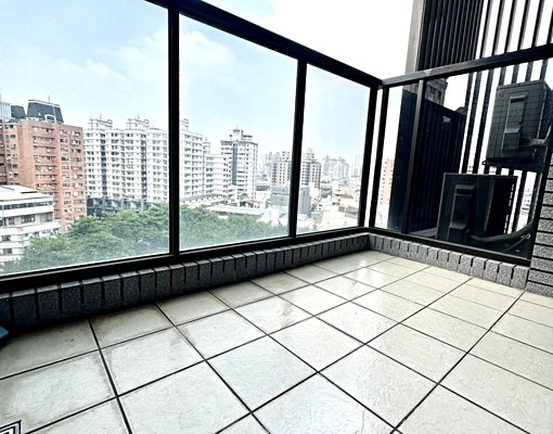 中山醫-櫻花孩子王2期視野3房平車面公園~可租補 - Image 3