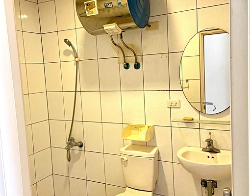 5A靠近大遠百及城隍廟,採光優良,坪數大 - Image 4