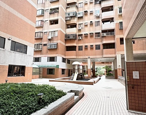 十興路公園城 - Image 1