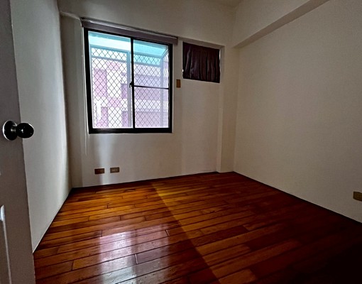 【免仲介費】河堤商圈|三房平車|可租補可寵物 - Image 2