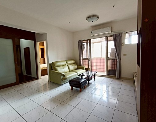 2+1房。靠近捷運、輕軌、巨蛋。明華路上 - Image 12