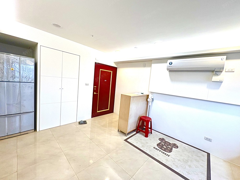 入口玄關 儲物間 冰箱
動線平整