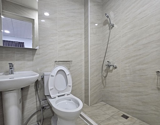 全新電梯大套🌟可租補🌟乾濕分離🌟有陽台🌟垃圾處理 - Image 6