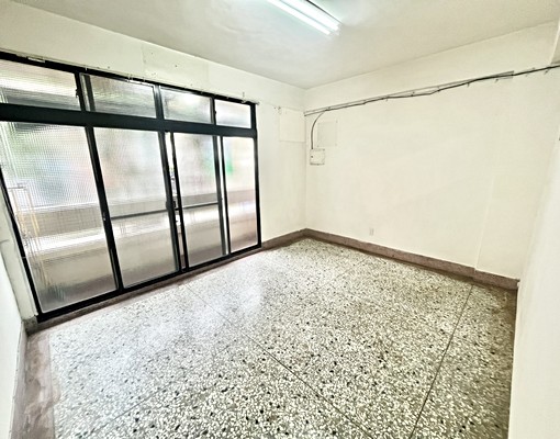 整層都給你🍁台電帳單🍁兩房一廳空屋🍁現況租流理台 - Image 1