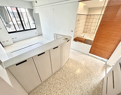 有地下室的豪宅~兩棟共12房~可營登不加價~可戶籍~可寵 - Image 5