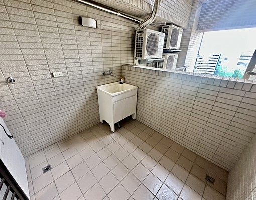 走路拉拉破🌺湖濱雙星視野戶🌺四房空屋雙平車🌺室內36坪 - Image 5