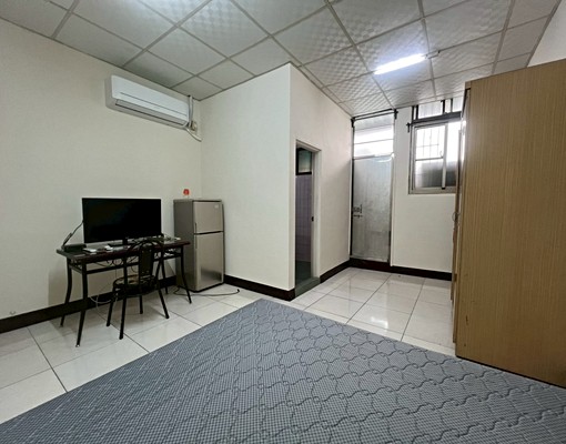 台南租屋~中華路靜巷簡約套房~102 - Image 2