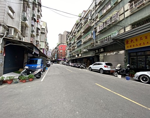 獨立陽台福田公園電梯採光優質套房E - Image 11