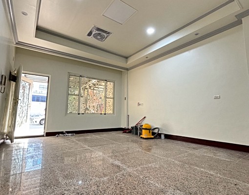 秒殺!可租補!靜宜商圈3樓半透天可寵 - Image 1