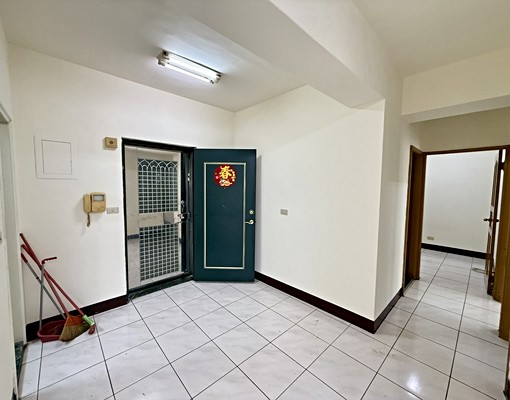 電梯三房*屋況乾淨*四維夜市*光華國小*鴻金寶*房間皆有窗 - Image 3