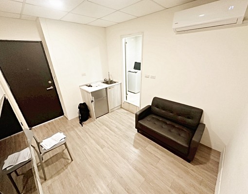 近捷運南勢角站：１房１廳：可租補報稅：寵物友善：獨立陽台 - Image 2