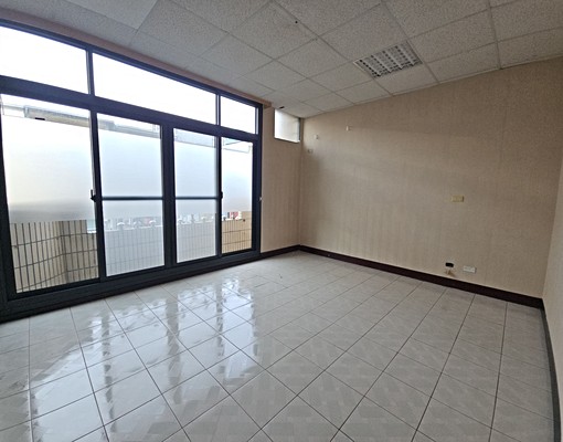 益民路二段透天店面 - Image 3