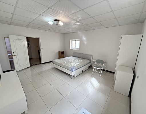 中原夜市旁｜一卡皮箱立即入住溫馨套房屋主自租，仲介勿擾 - Image 1