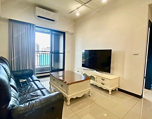 出租中路三房車 - Image 1