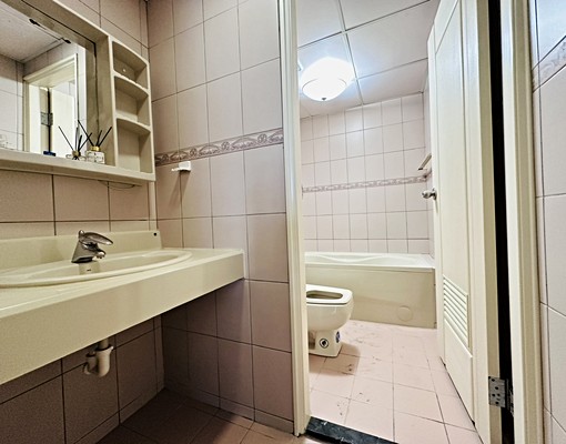 西屯捷運站旁✅可雙租補✅電梯大三房✅捷運站旁❌禁寵 - Image 3