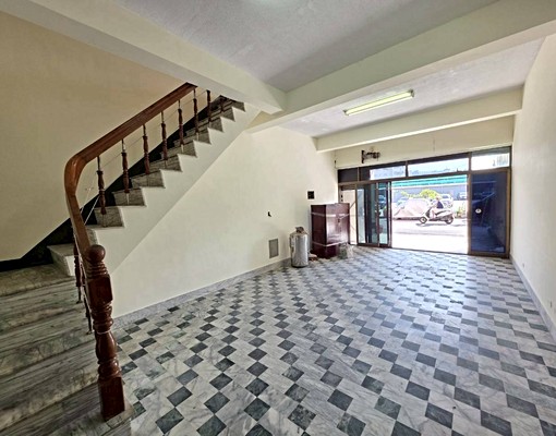 近新光三越🌞重新粉刷4房透天店面出租🌞可租補可戶口 - Image 2