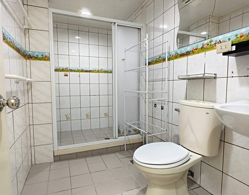 [絕佳地點]近頭份交流道建國國小對面溫馨家庭房可租補設籍 - Image 12