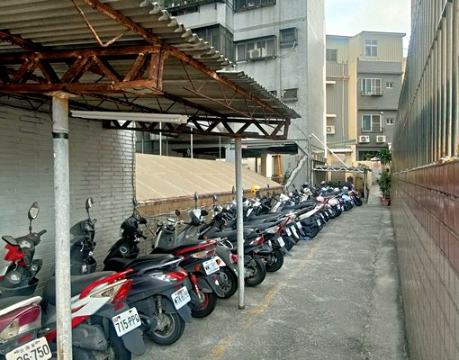 五甲瑞隆~電梯美三房~油漆中 - Image 9