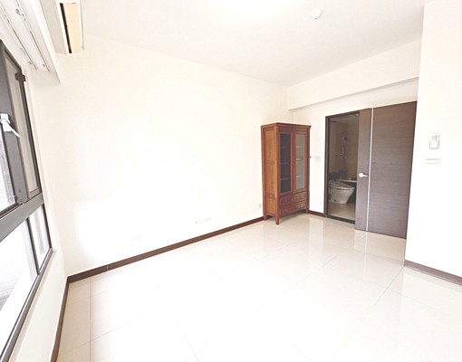 中山醫院超優質三房綠景第一排平車 - Image 8