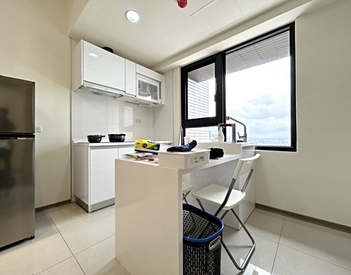 可租補戶籍✨百萬裝潢✨超大主臥✨超美高樓視野✨整間系統櫃✨ - Image 6