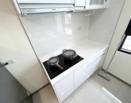 可租補戶籍✨百萬裝潢✨超大主臥✨超美高樓視野✨整間系統櫃✨ - Image 8