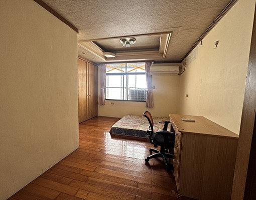 小港舒適住家-坪數夠大採光極佳附傢具 - Image 3